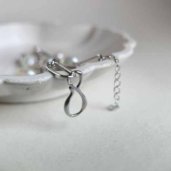 Silver bracelet with baroque pearls