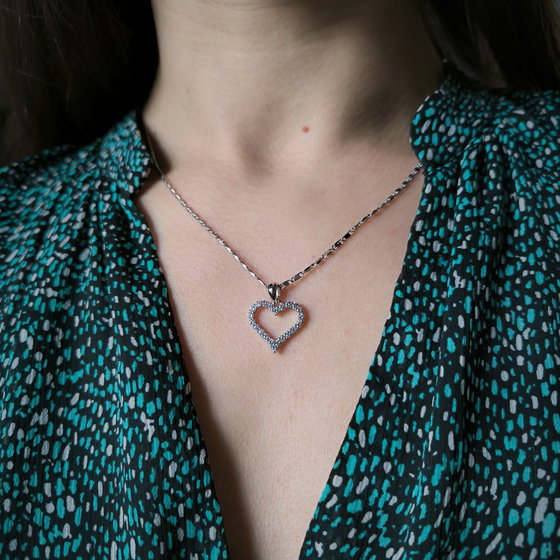 Срібна підвіска з фіанітами