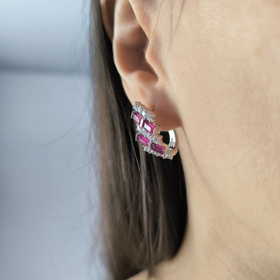 Срібні сережки з рубіном 6.107ct, фіанітами