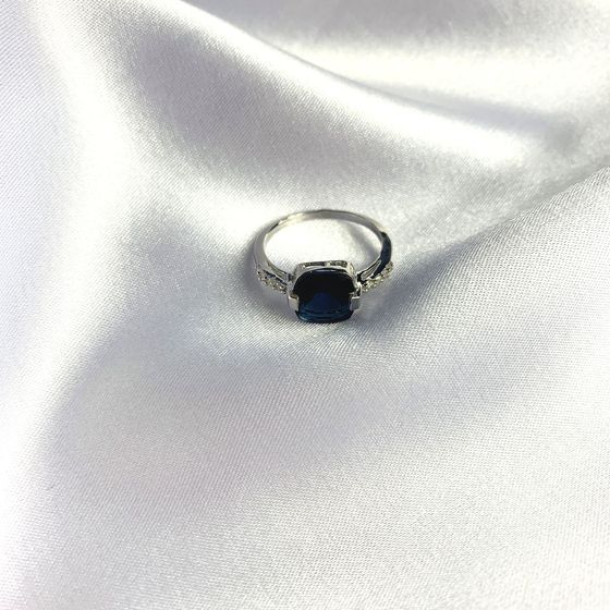 Серебряное кольцо с сапфиром nano 2.565ct