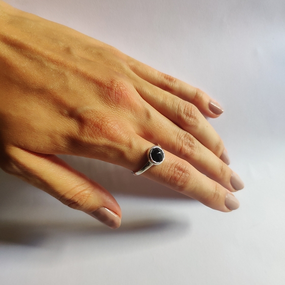 Серебряное кольцо с ониксом 1.767ct