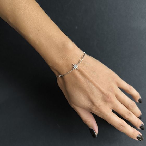 Silver bracelet with phianites