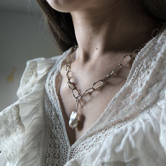 Silver necklace with baroque pearls