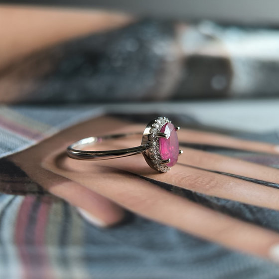 Silver ring with a 1.766-carat ruby and cubic zirconia