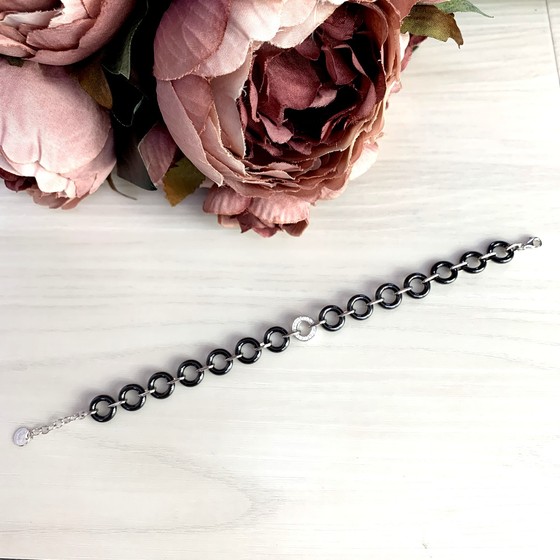 Silver bracelet with ceramics