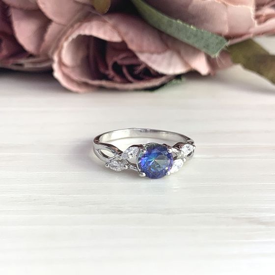 Silver ring with a 1.385-carat mystic topaz