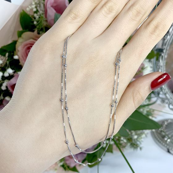 Silver necklace without stones