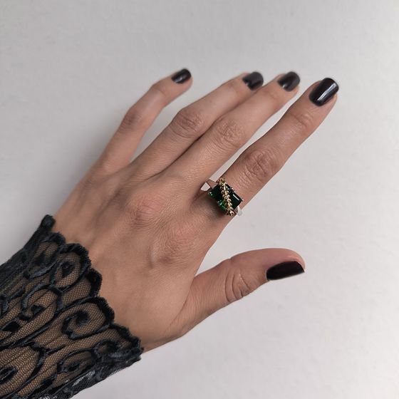 Срібна каблучка зі смарагдом nano 2,877 карата