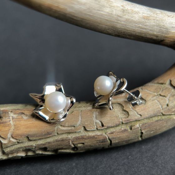 Срібні сережки з перлами