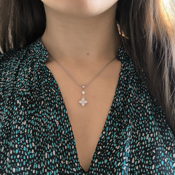 Silver pendant with cubic zirconia