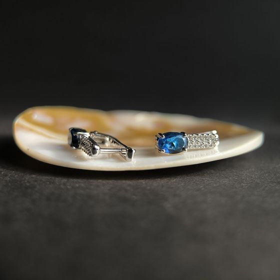 Серебряные серьги с сапфиром nano 1.41ct, фианитами