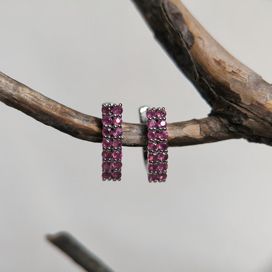 Срібні сережки з рубіном 1.351ct
