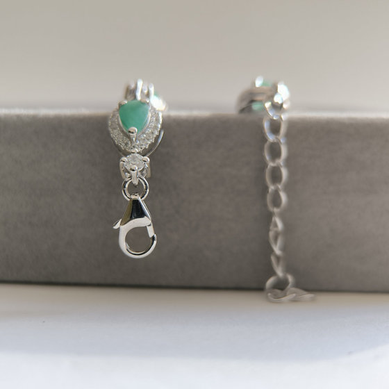 Срібний браслет із смарагдом 7,445 карат