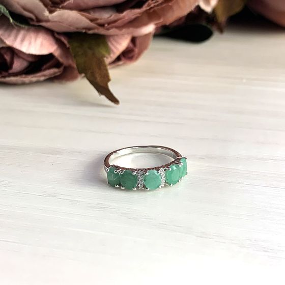 Срібна каблучка зі смарагдом 1,666 карата