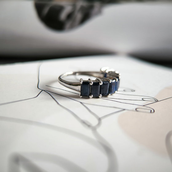 Срібне кільце з сапфіром 3,583 карата