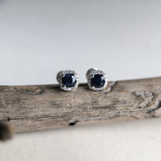 Срібні сережки з сапфіром 1.802ct, фіанітами
