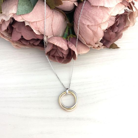 Silver necklace without stones