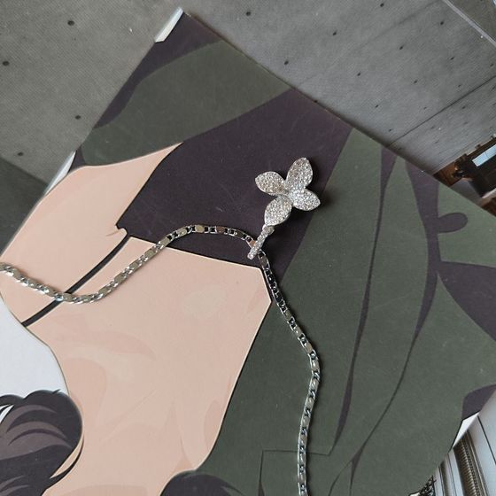 Срібна підвіска з фіанітами