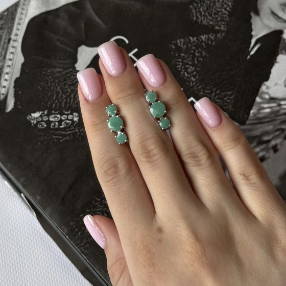 Срібні сережки зі смарагдом 4,557 карата