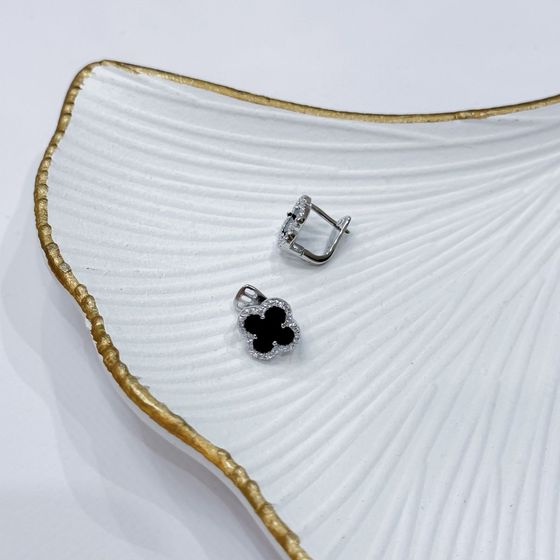 Срібні сережки з оніксом, фіанітами