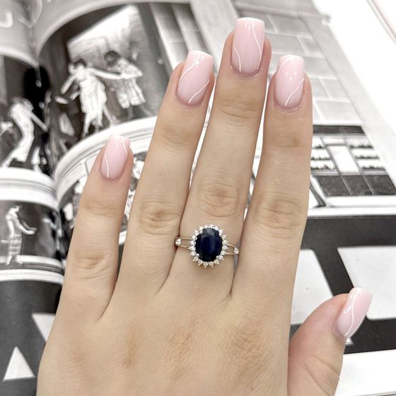 Срібна каблучка з сапфіром та фіанітами