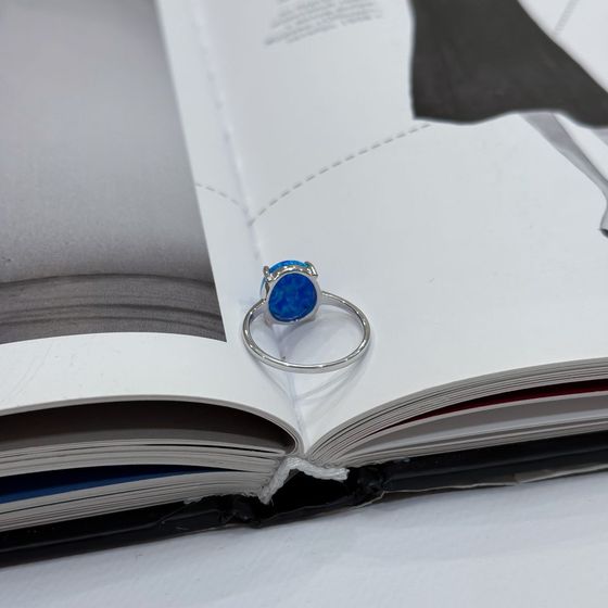 Silver ring with a 2.09-carat opal