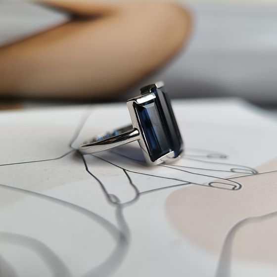 Срібна каблучка з сапфіром nano 6,461 карата