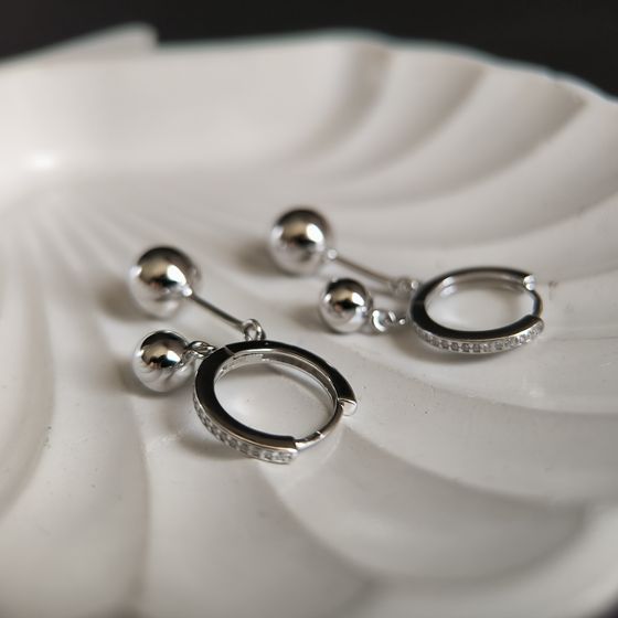 Серебряные серьги с фианитами