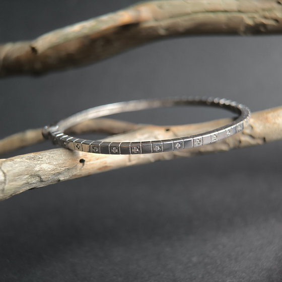 Silver bracelet with cubic zirconia