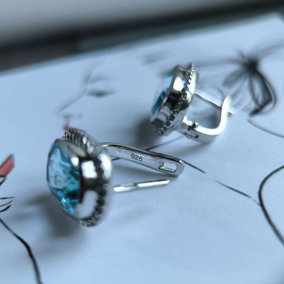 Серебряные серьги с топазом 10.17ct