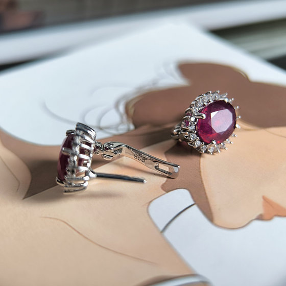 Срібні сережки з рубіном 7,87 карата та фіанітами