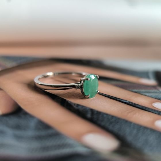 Silver ring with emerald, fianites