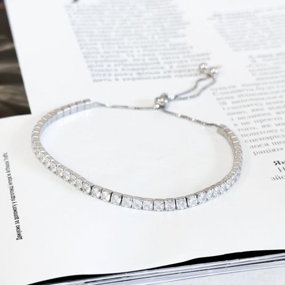 Silver bracelet with phianites
