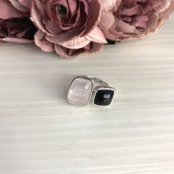 Серебряное кольцо с розовым кварцем 9.9ct, ониксом