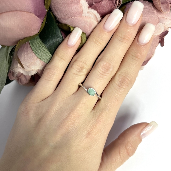 Срібна каблучка зі смарагдом 0.48ct