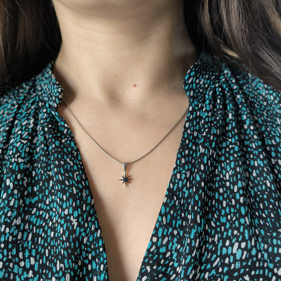 Silver pendant without stones