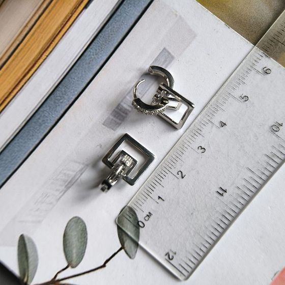 Срібні сережки з фіанітами