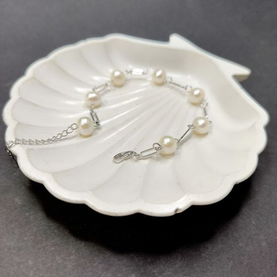 Silver bracelet with baroque pearls