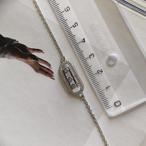 Silver bracelet with cubic zirconia