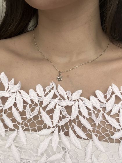 Срібне кольє без каменів