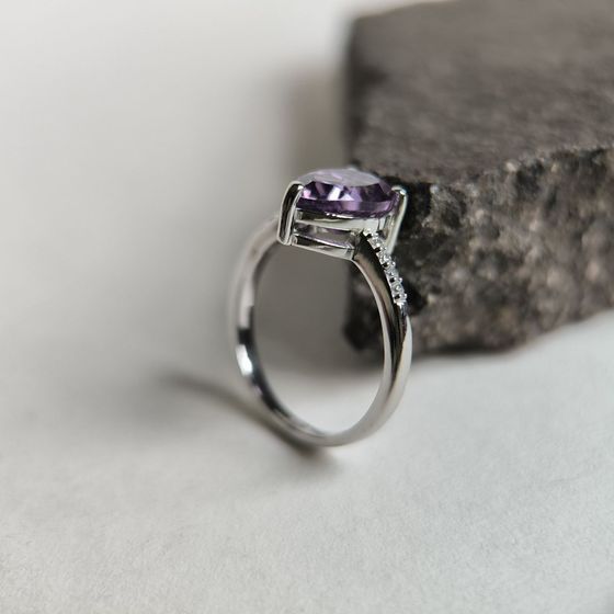 Срібна каблучка з аметистом 1.887ct