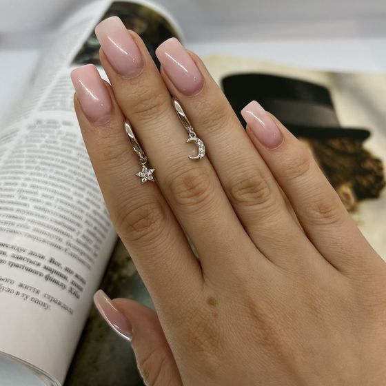 Серебряные серьги с фианитами