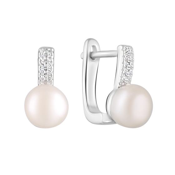Silver earrings with pearls