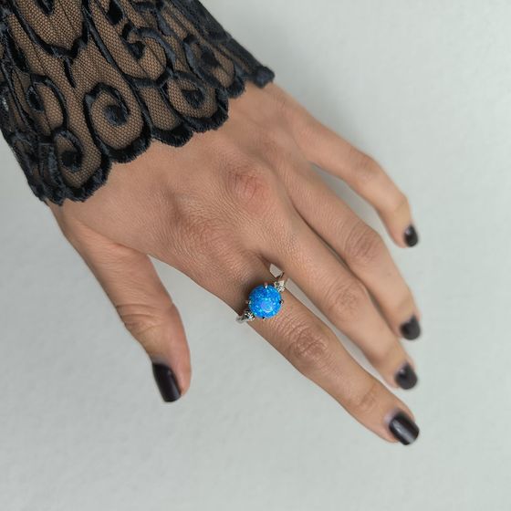 Silver ring with opal 1.668ct