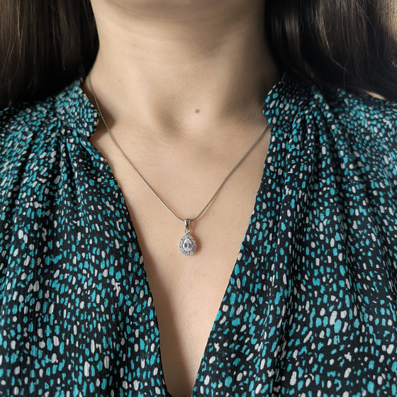 Silver pendant with cubic zirconia