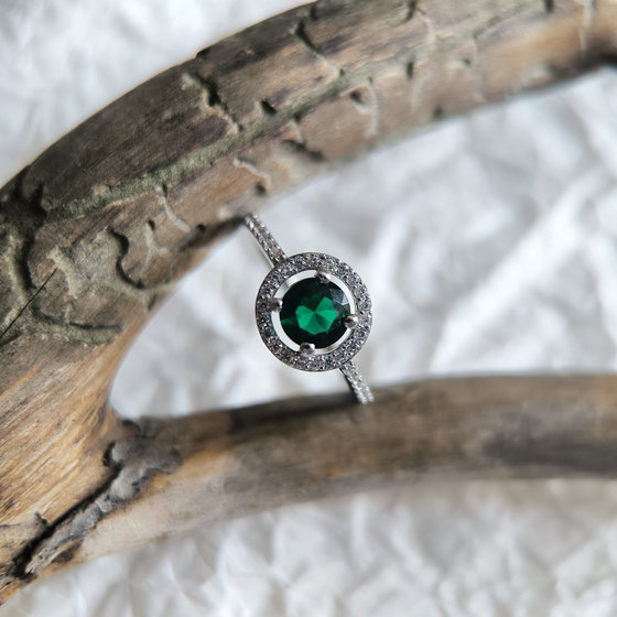 Silver ring with emerald nano 0.999ct