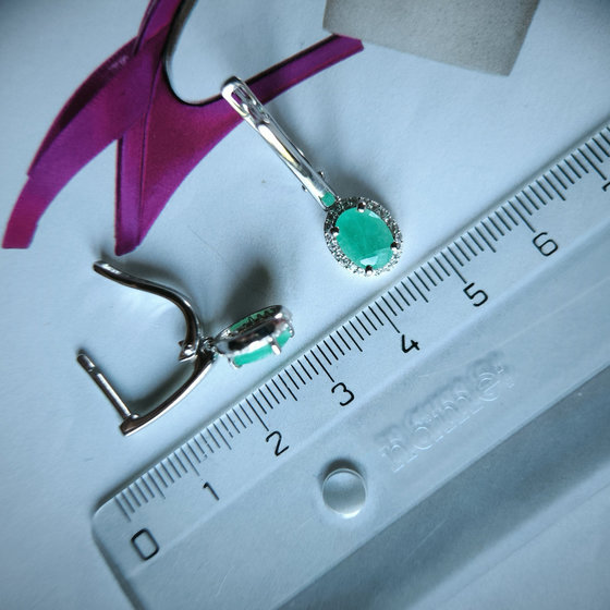 Серебряные серьги с изумрудом 2.59ct