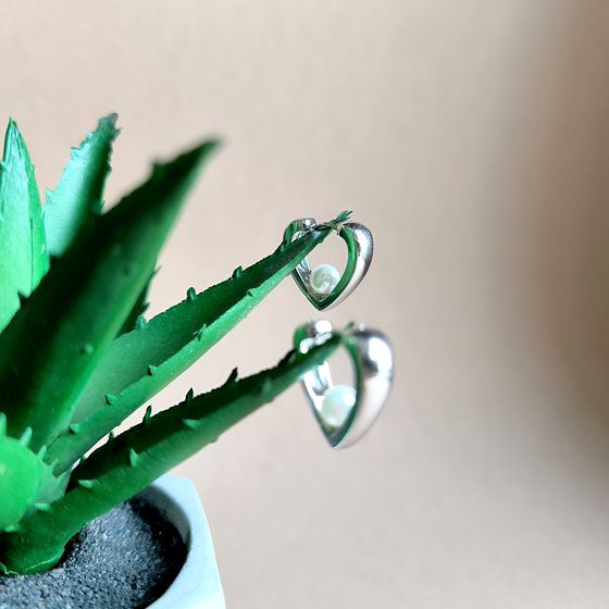 Срібні сережки з перлами