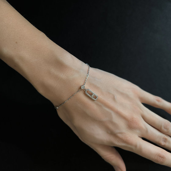 Silver bracelet with cubic zirconia