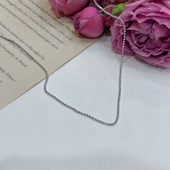 Silver chain without stones